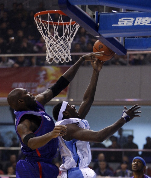 梅斯主场大胜尼斯,继续保持主场优势 梅斯主场大胜尼斯,继续保持主场优势