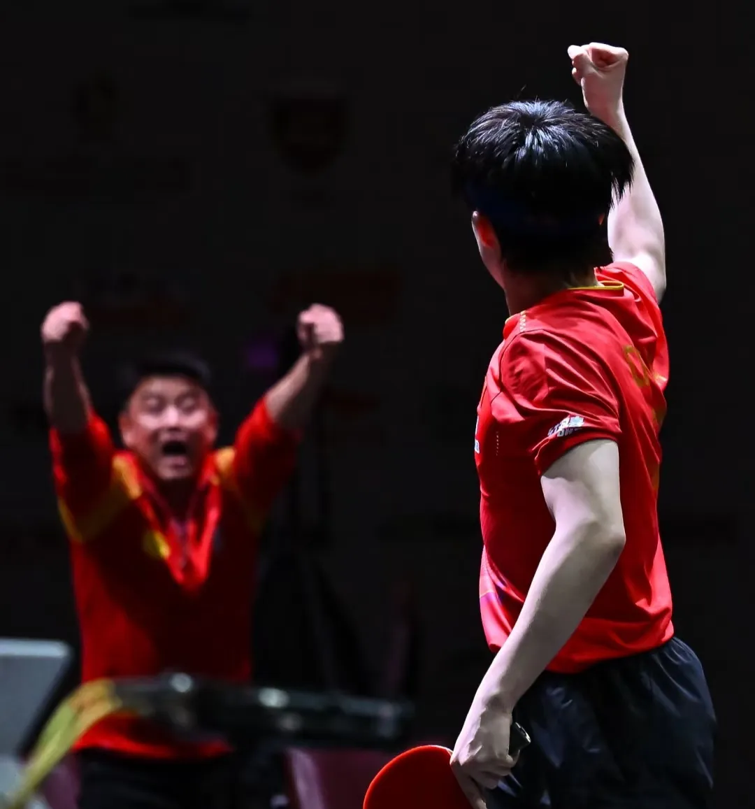 关于英勇无畏！球员们在比赛中决胜瞬间挺身而出的信息