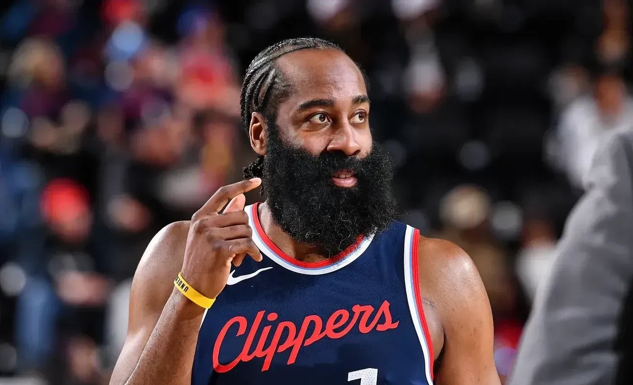 关于快船队大胜魔术，东部拉杆落后仅一步的信息